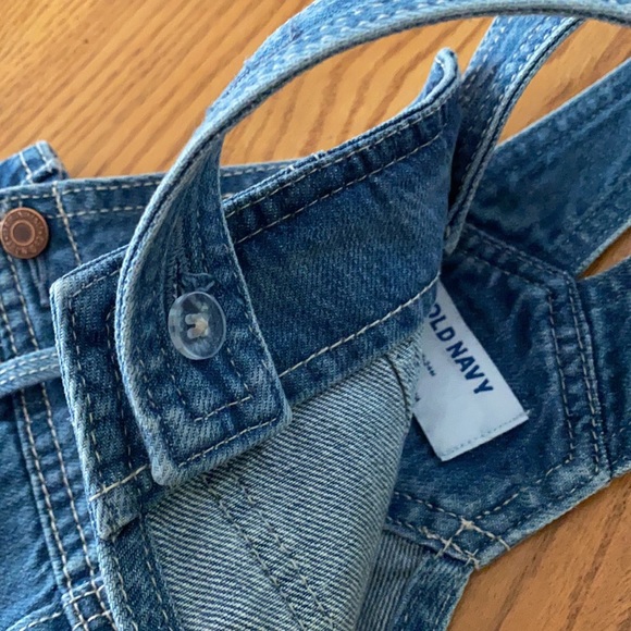 Old Navy toddler short overalls - Picture 5 of 5